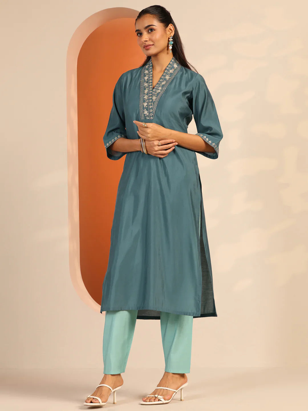 Blue Embellished Silk Blend Straight Kurta