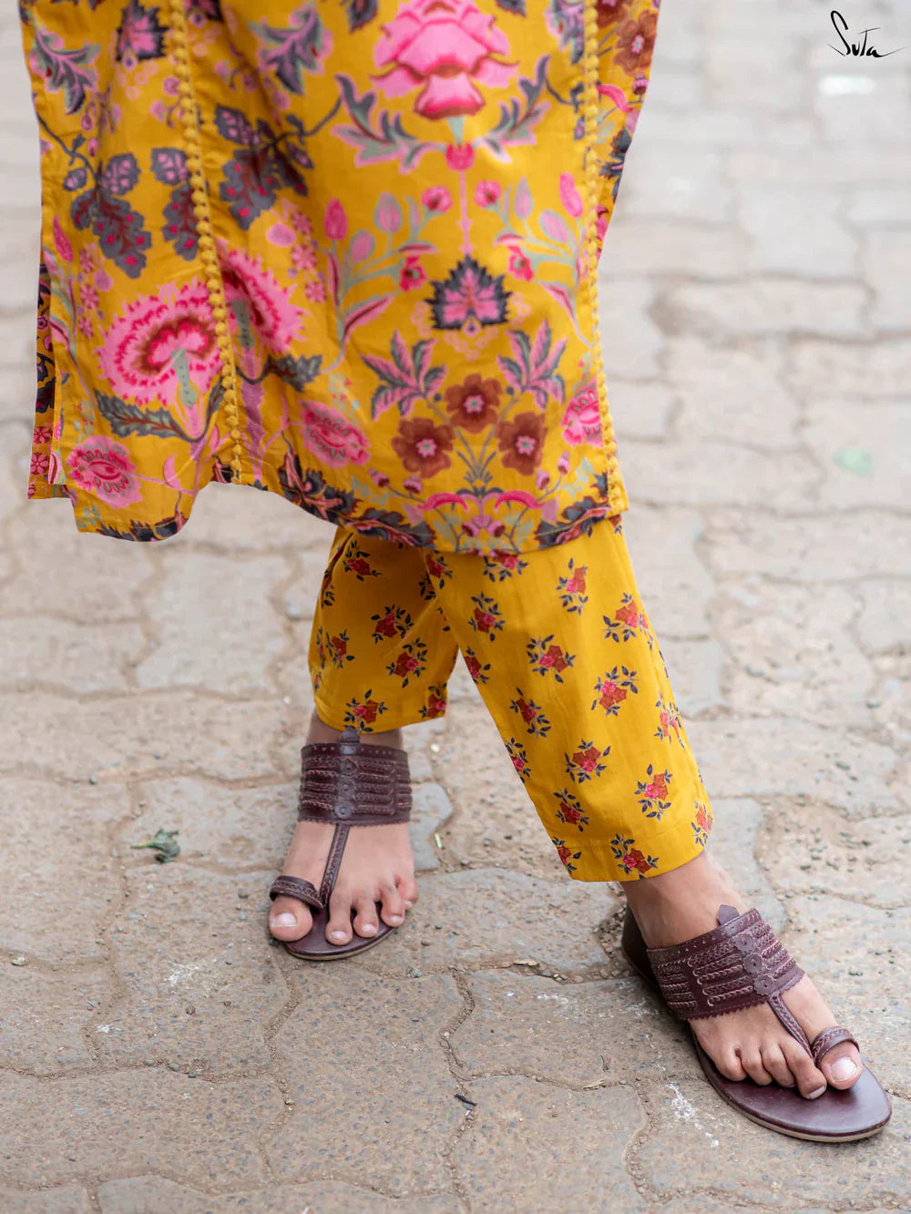 Suta Elbow Sleeves Yellow Cotton Kurta Set