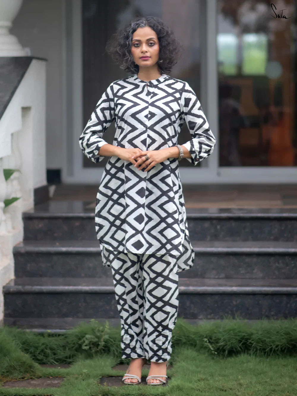 Suta White Cotton Kurta Set