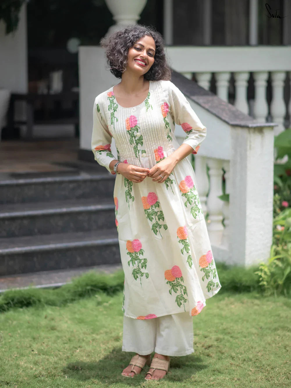 Suta White Cotton Elbow Sleeves Kurta Set with Rose Prints & Pockets