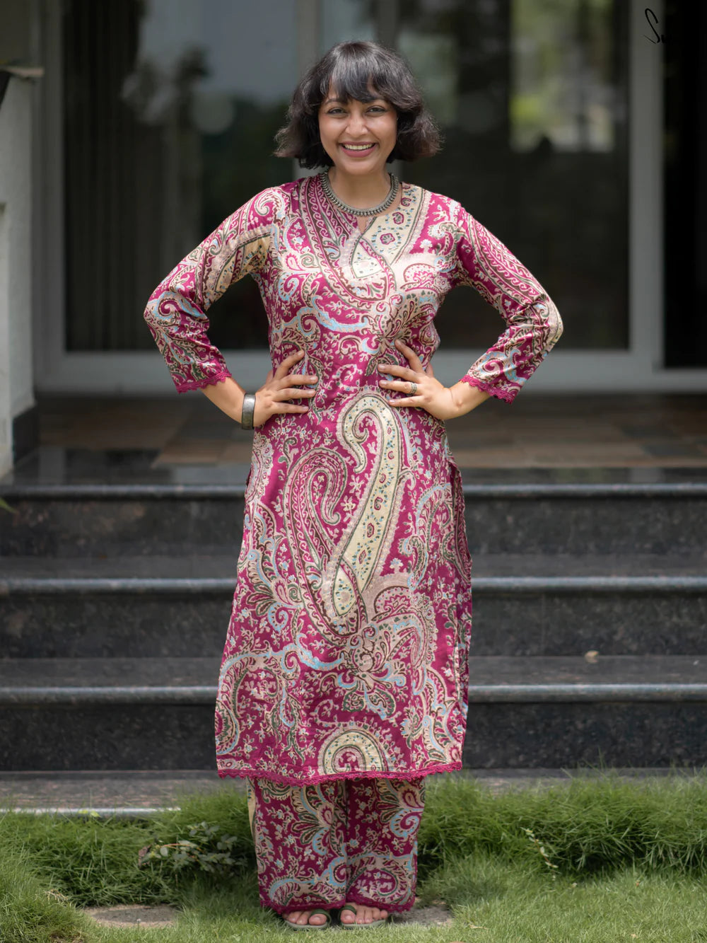 Wine Paisley Patterned Cotton Kurta Set with Lace Details On The Hem & Sleeves