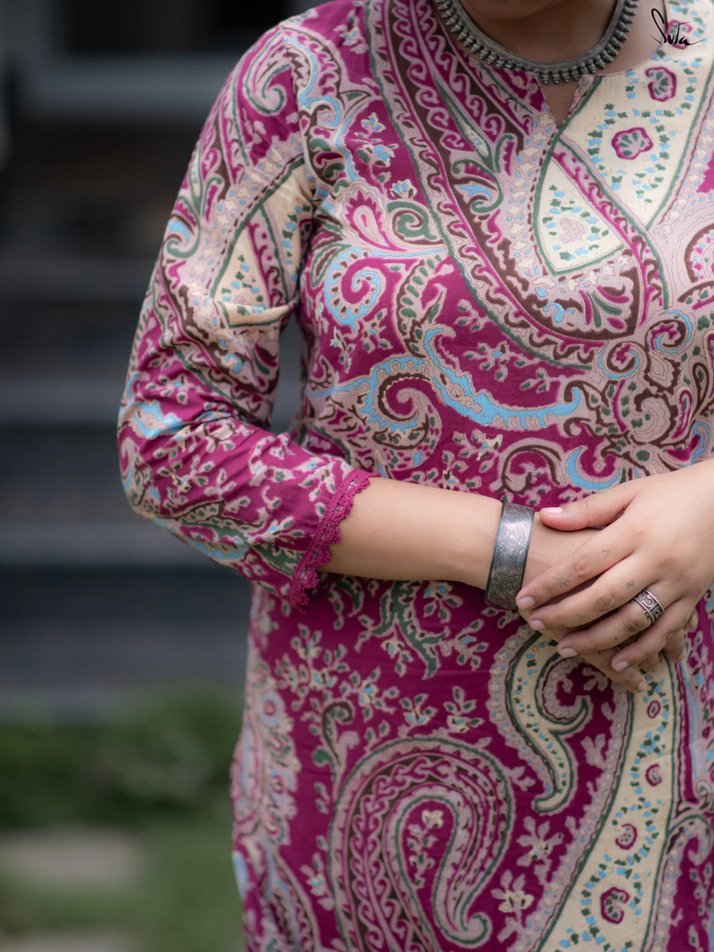 Wine Paisley Patterned Cotton Kurta Set with Lace Details On The Hem & Sleeves