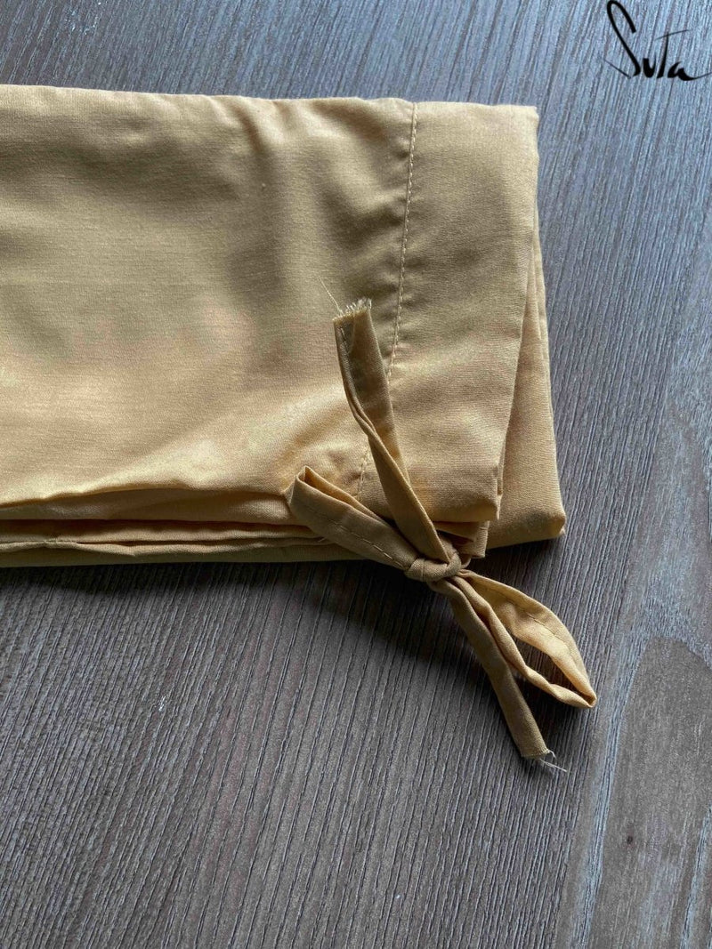 Gold and gilded (Underskirt)