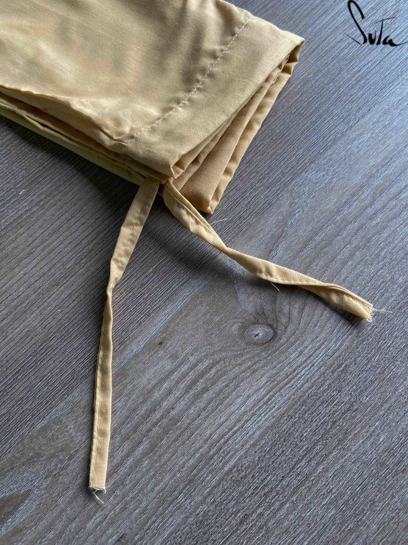 Gold and gilded (Underskirt)